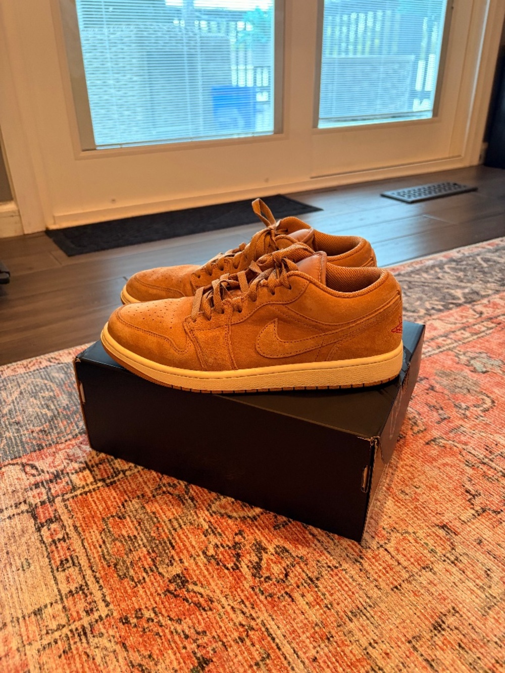 AIR JORDAN 1 LOW SE 'FLAX' SIZE 10